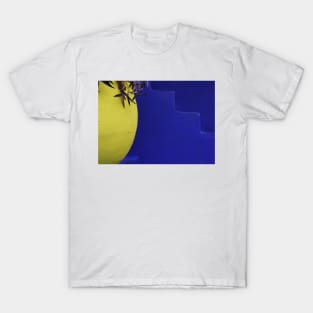 HUGE YELLOW POT (Majorelle Garden, Marrakech,Morocco) T-Shirt